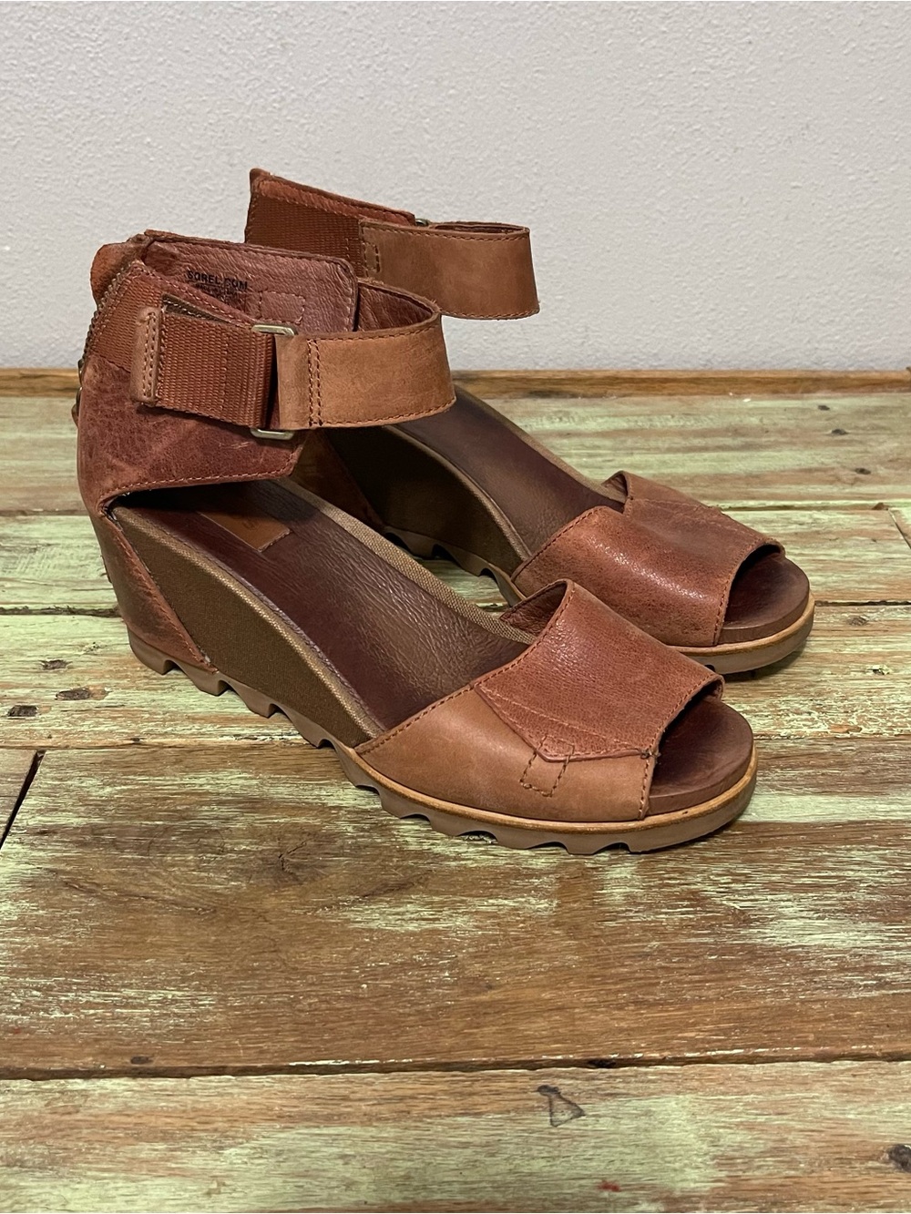 Sorel Joanie Top Strap Wedge Sandals Brown Leather Distressed Womens 9.5